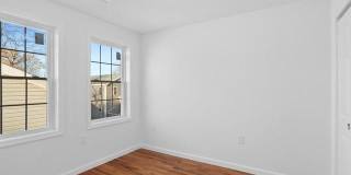 24 Saint James Street Gallery 18