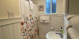 Pet Friendly |Stylish 3 Bedroom | 2 Bath Duplex in The Dalles – Great Location & Modern Comforts Gallery 6