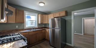 Newly Renovated 4 bedroom house Gallery 10