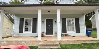 4 Bedroom/4 Bathroom House! Gallery 1