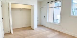 Private, REMODELED 1/1. In-Unit W/D! Dishwasher! Roof Deck! Parking! Gallery 8