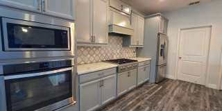 Gorgeous 4-Bedroom, 3-Bathroom Home in Providence Gallery 14