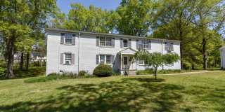 Condo / Burlington Gallery 1