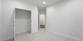 43421 FARRINGDON SQ Gallery 37