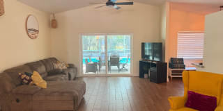 3 Bedroom / 2 Bath / POOL HOME - FULLY FURNISHED Gallery 3