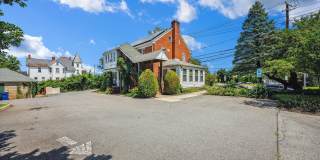 212 FREDERICK Avenue S Gallery 9