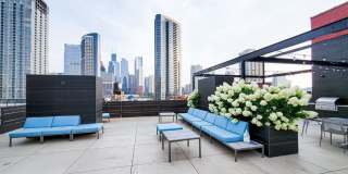 411 W Ontario Street Gallery 25
