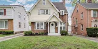 Spacious 4-Bedroom Colonial in Shaker Heights Gallery 1