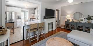 Charming Parkside 2-Bedroom Home Near Daffin Park with Fenced Yard & Patio Gallery 10