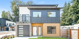 Bright and Beautiful Burien Home with Modern Comforts Bright and Beautiful Burien Home with Modern Comforts Gallery 1