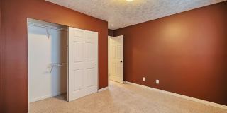 Beautiful Riverton Townhome in Gated Community w 1 car garage attached Gallery 22