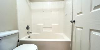 5 bed, 3 bath located in Corona CA! Gallery 36