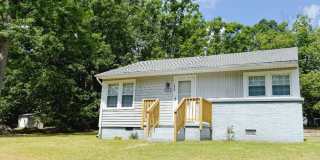 Amazing 2 bedroom 1 bath house available early September Amazing 2 bedroom 1 bath house available early September Gallery 1