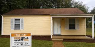 2BR 1BA with fenced in backyard Gallery 1