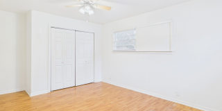 Spacious 4 bedroom rental ~ 4308 S Jackson Gallery 12