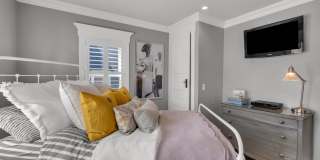 310 Worthington Avenue Gallery 30