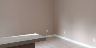 Cute townhome with 3 bd / 2.5 Bath Gallery 12