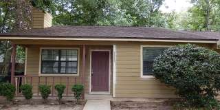 FABULOUS 2/2 in NE w/ Large Yard, Washer/Dryer, & Screened Porch! $1450/month Avail July 1st! Gallery 1