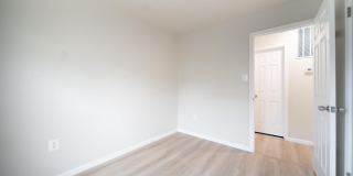 11209 CAROLINE Avenue Gallery 14