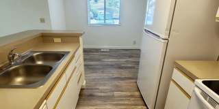 Charming 2 bedroom 1 bath townhome available! Gallery 29