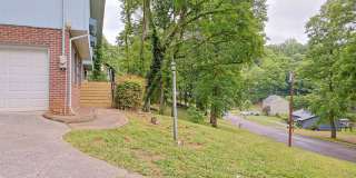 nice renovated 4 Bed 3 Bath Gallery 31