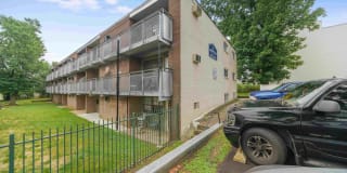 Magnolia Court Gallery 5