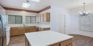 9231 LINBROOKE Gallery 13