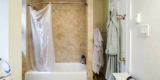 SIX BED IN MISSION HILL!!!! 6BED!!! Gallery 20