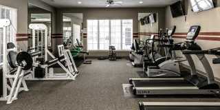 Lakeside Hills Apartments Gallery 13