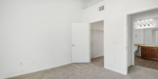 Venicia Gallery 52