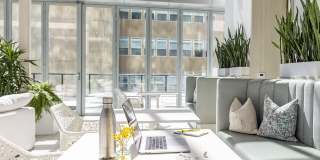 Sentral Michigan Avenue Gallery 26