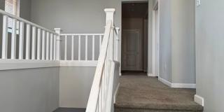 Spacious 4-Bed Home with Loft & Covered Patio in North Creek Gallery 14