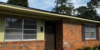 2Bed/1Bath Duplex Gallery 1