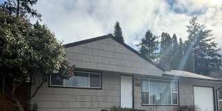 Rambler on corner lot in convenient Bremerton location! Gallery 1