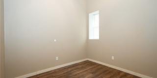 2335 Main Street Gallery 15