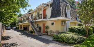 Charming 3 bed / 1 bath Apartment by Downtown Gallery 1
