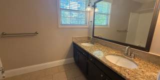 Gulf Breeze - Proper - 5 bedroom, 3.5 bathroom with pool and lawn care included Gallery 29