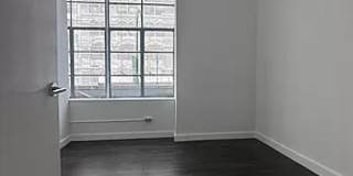 32 E 14th St Gallery 4