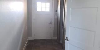 Just Like New!!  Great 3 bedroom 2.5 Bath duplex Gallery 3