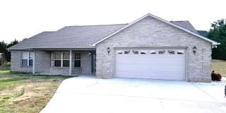 Sevierville 37876 - 3 bedroom 2 bath - call Linda Meese 865-591-6004 Gallery 1