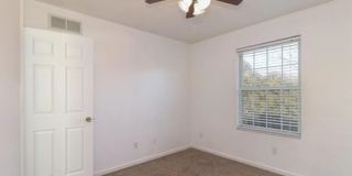 4 Bedroom Townhome for Rent in Normal! Gallery 21