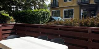 Ideal Duplex on NW Broadway with Parking Gallery 4