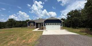 Beautiful 3 Bedroom, 2 Bathroom Home on a 2.14 Acre Corner Lot! Gallery 3