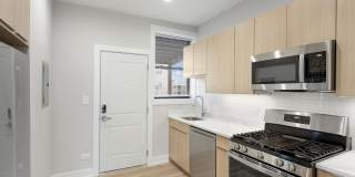 6931 N Lakewood Ave Gallery 1