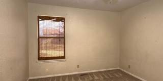 3101 S Poplar Avenue Gallery 21