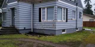 Charming, spacious Craftsman style Lakewood Home Gallery 1