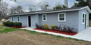 RENOVATED 3/2 w/ Den, Granite Counters, Stainless Appliances, Washer/Dryer, Plank Vinyl Floors! Furnished or Unfurnished, Inc Lawn Maint! Avail NOW for $1775/month! RENOVATED 3/2 w/ Den, Granite Counters, Stainless Appliances, Washer/Dryer, Plank Vinyl Floors! Furnished or Unfurnished, Inc Lawn Maint! Avail NOW for $1775/month! Gallery 1