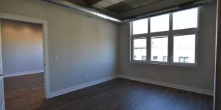 3833 N Broadway Gallery 82