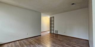 (3) Bed/(2) Bath in West Norman Avail NOW! Gallery 3