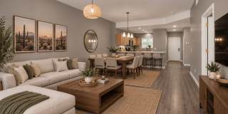 Charming 2BR Condo with Den in Mesa Gallery 1